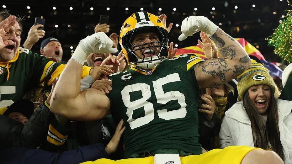 Packers Secure Key Victory Over Panthers Amid Dramatic Watson Return and Brewers Celebration